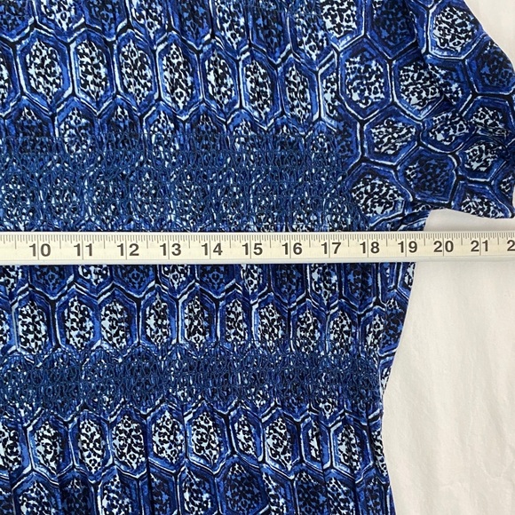 dC Jeans Shirred Long Top Blue Geometric Print Womens Size 2X - Picture 10 of 12